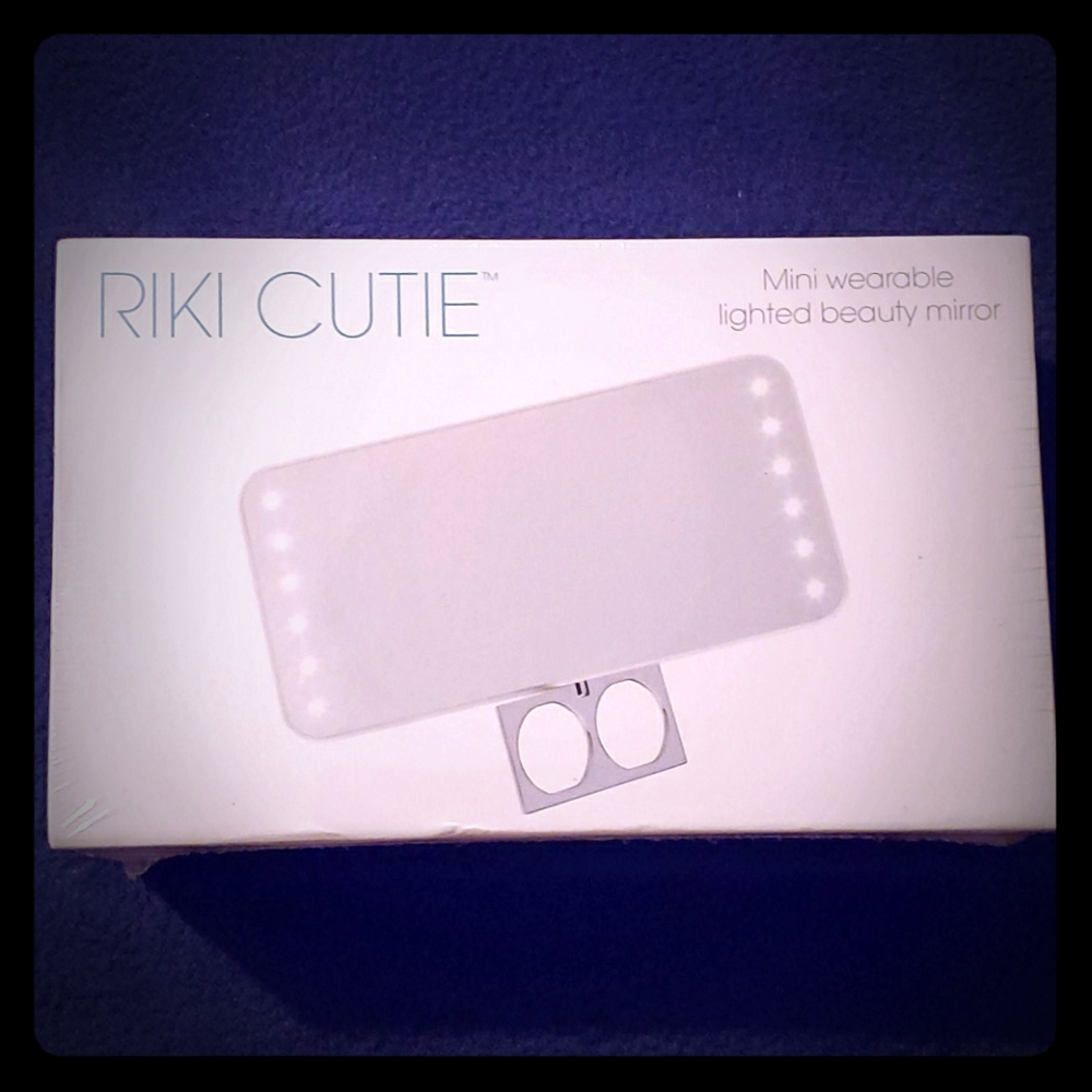 RIKI CUTIE Mirror (New. Never been opened)